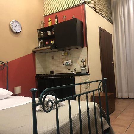 Roy Nel Cuore Di Napoli Hotell Eksteriør bilde