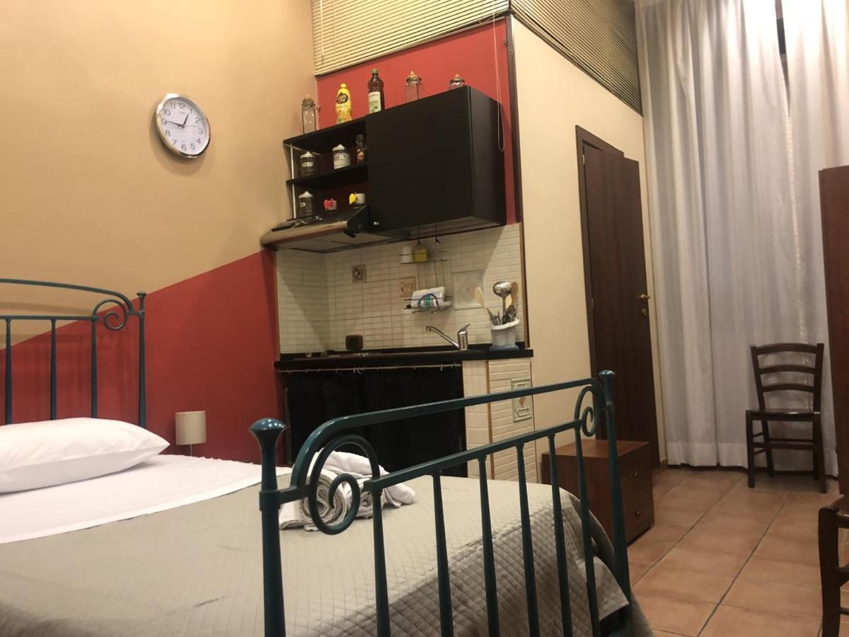 Roy Nel Cuore Di Napoli Hotell Eksteriør bilde