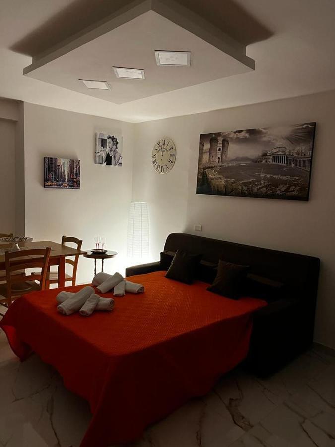 Roy Nel Cuore Di Napoli Hotell Eksteriør bilde